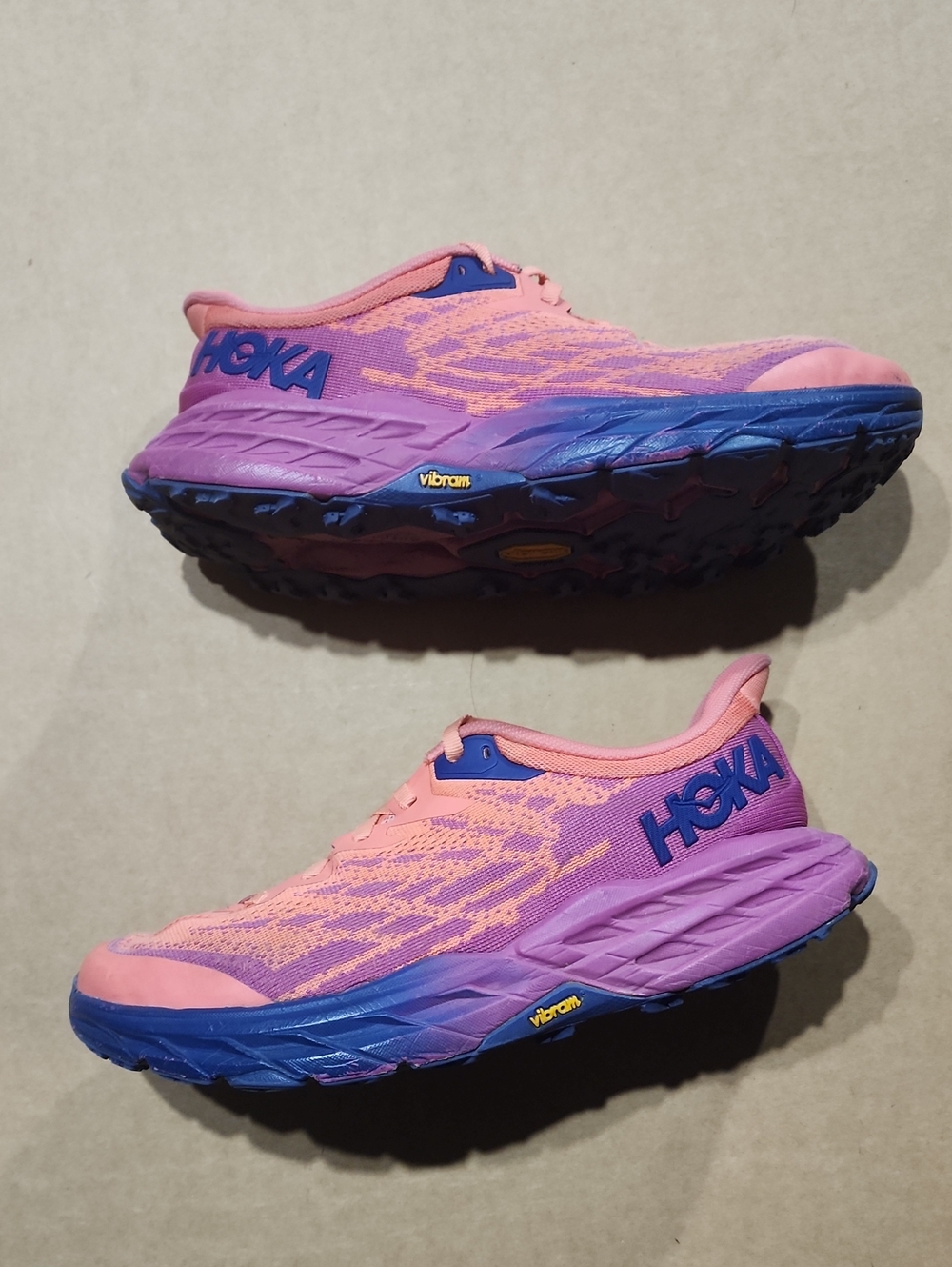 HOKA ONE ONE Speedgoat 5 Women’s Trail Running Shoes Size 8.5B